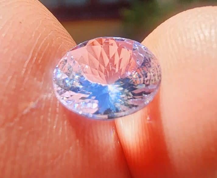 GISA CERTIFIED 2.00CT PALE BLUEISH VIOLET TANZANITE GEMSTONE  PLEASE READ FULL DESCRIPTION