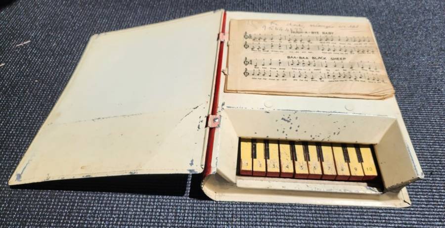 Very Rare 1930s Toby Toy England Nursery Rhyme Play by Number Song Book Piano Toy Still Working