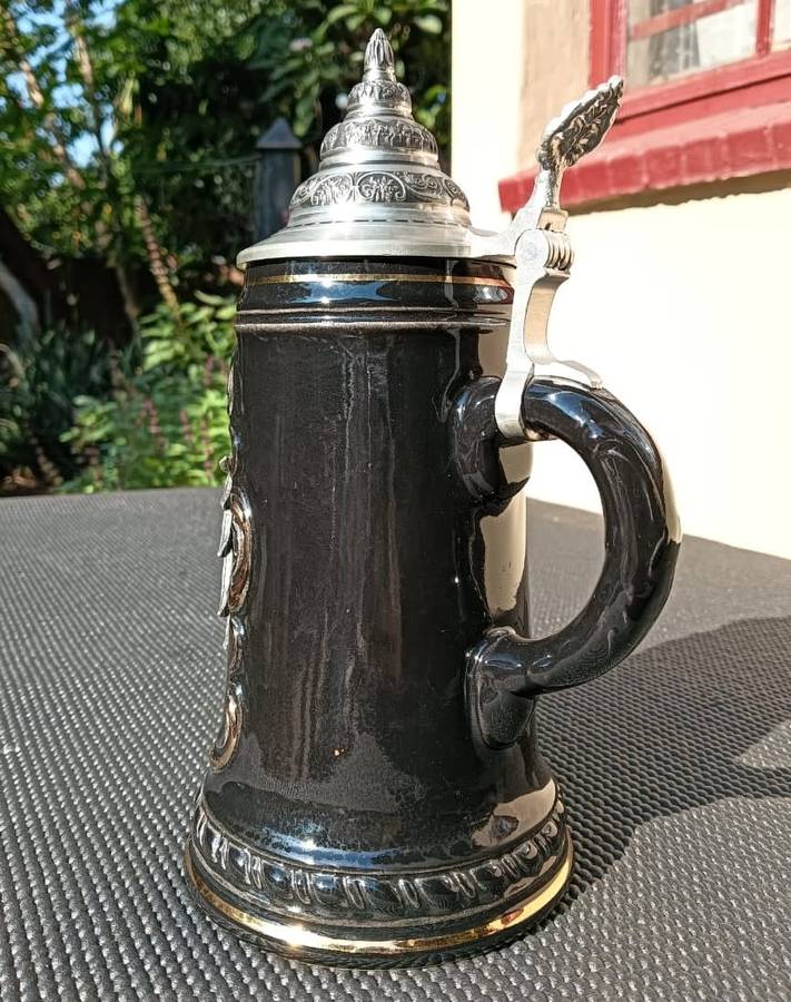King Germany Limited Edition Black Deutchland 0.5L Beer Stein with Pewter Eagle Badge and 24K Gold A