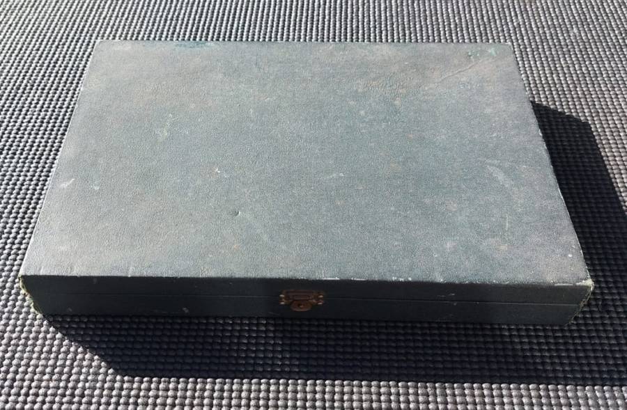 Carte de Visite 76 Old Photos from 1930s in an Old Cutlery Box