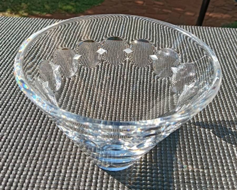 Ringing and Singing Stuart England Chrystal Glass Bowl with Stuart Chrystal Acid Etched Mark