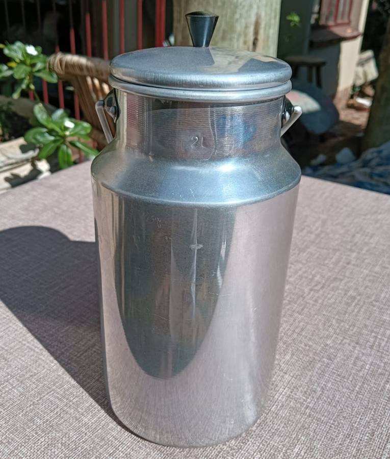 Vintage Aluminium 2L Milk Can with Lid and Handle  As New Never Used