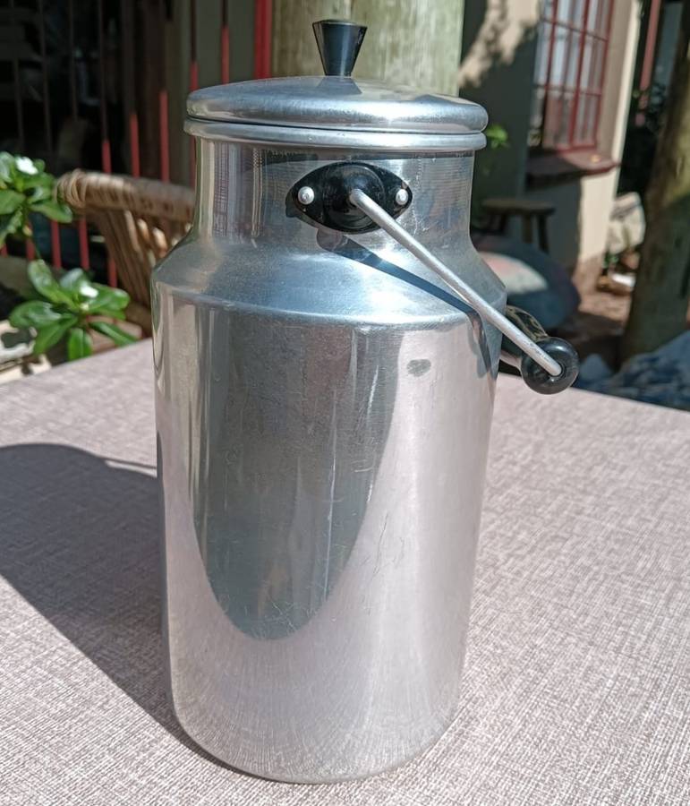 Vintage Aluminium 2L Milk Can with Lid and Handle  As New Never Used
