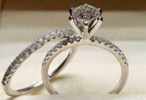Absolutely Beautiful Wedding Engagement Ring Set