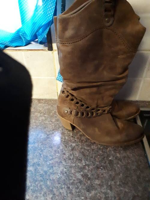 Cowboy  Boots  (Genuine Leather)