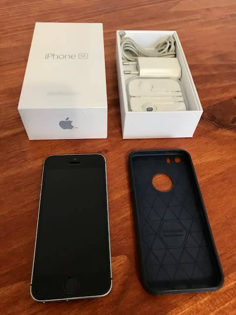 iPhone SE 16GB Space Grey