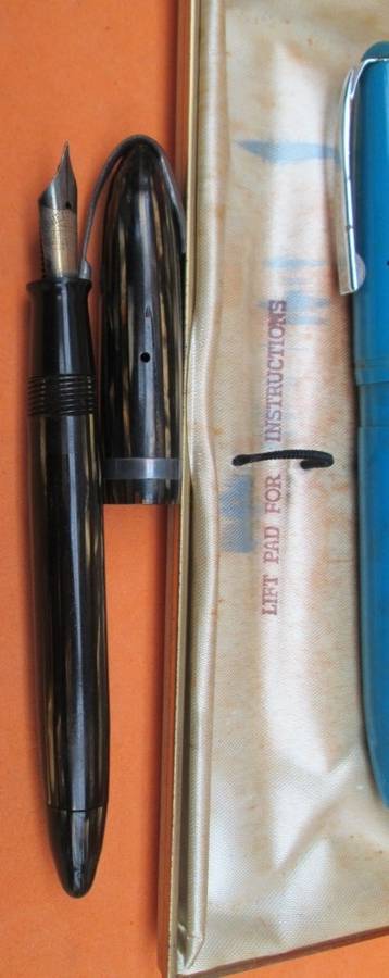 OLD SHEAFER'S CASE WITH 3 FOUNTAIN PENS