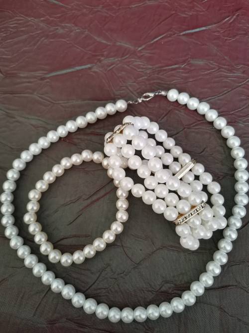 Handmade Pearl Necklace and Bracelets