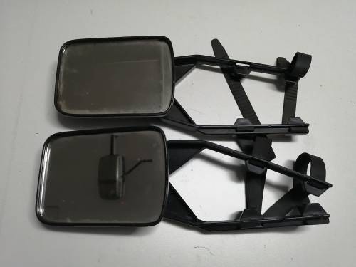 One detachable side mirror like the onces in the photo for towing caravan