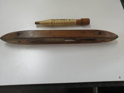 Vintage wooden weaving loom open bottom boat Schuttle with buff, bobbin and thread