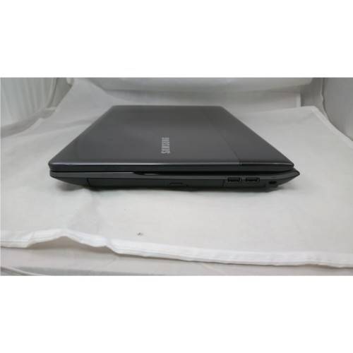 Designers Samsung ,i7 ,8GB Ram, 800GB SSD, WIFI, Bluetooth, Original Charger, 8 Cores CPU Power