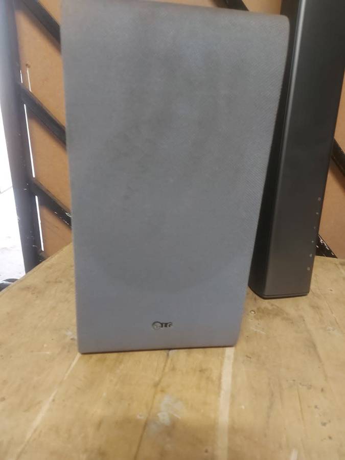 LG Sound Bar, Sub-woofer, Bluetooth, 2 x HDMI, WIFI, Optimal, Mobile Streaming, TV Streaming, Remote