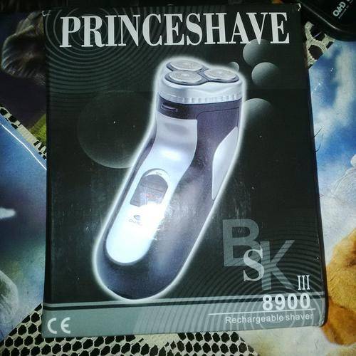 Rechargeable shaver