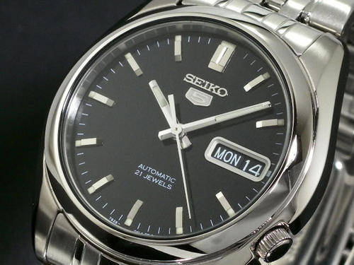 SEIKO AUTOMATIC 21 JEWELS**JETBLACK FACIA**STYLISH AND ELEGANT WITH SEE THRU CASEBACK**BRAND NEW!!**