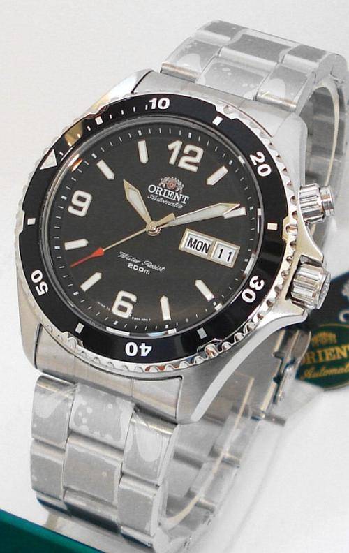 ORIENT Submariner 200 Meters Automatic 21 Jewels Screw lock Crown.@@@ NEW !! NO RESERVES @@@
