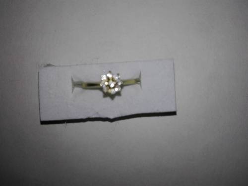 18 ct. ladies cluster ring FREE SHIPPING!