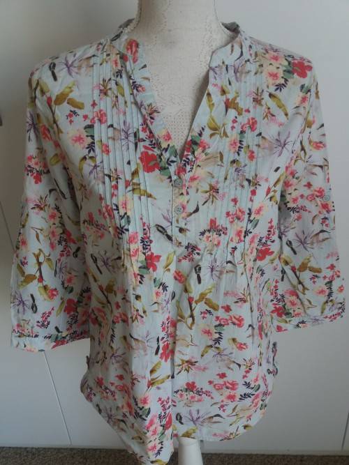 FLORAL BLOUSE