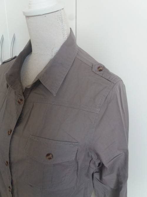 GREY SHIRT