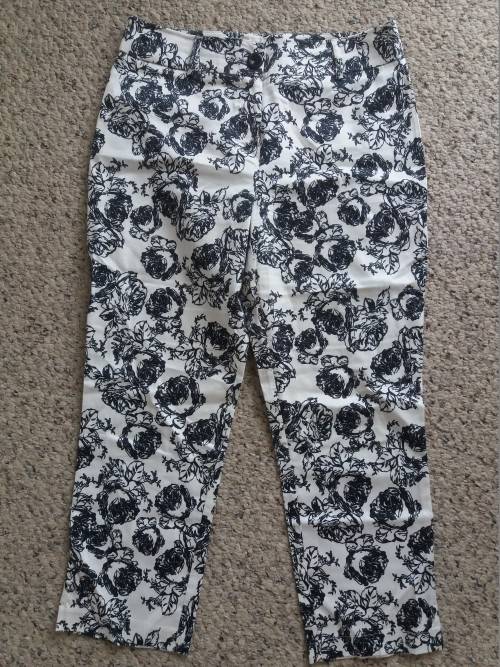 BLACK AND CREAM FLORAL PANTS