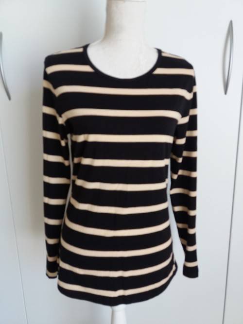 BLACK AND CREAM T-SHIRT