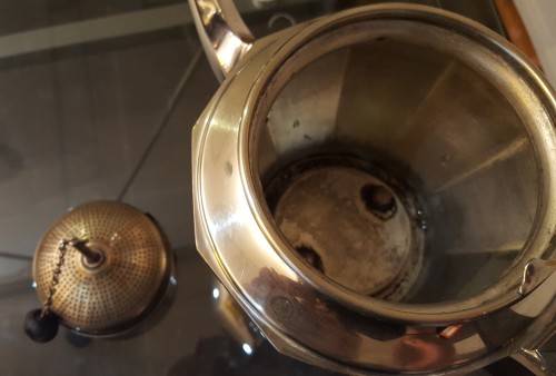 Vintage UNIVERSAL Nickel Electric Tea Pot with Tea Ball