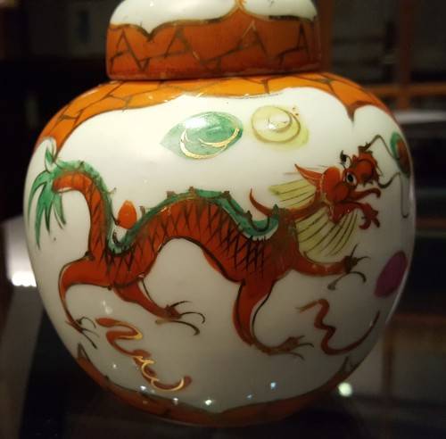 Hand painted Chinese porcelain Ginger jar
