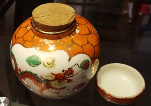 Hand painted Chinese porcelain Ginger jar