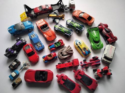 Lot of 28 various (well used) toy cars