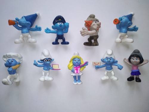 Lot of 9 Smurfs figurines