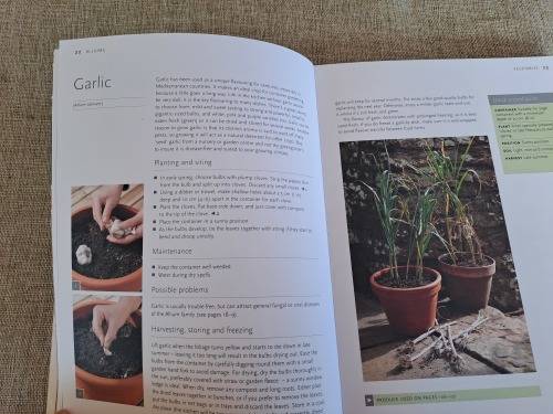 Pot It Grow It Eat it - Kathryn Hawkins