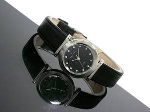 *XMAS SPECIAL* SKAGEN WOMENS SILVER TONE SWAROVSKI CRYSTALS WITH BLACK LEATHER STRAP