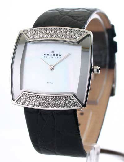 BRAND NEW SKAGEN LADIES MOTHER-OF-PEARL WITH SWAROVSKI CRYSTALS AND GENUINE BLACK LEATHER STRAP