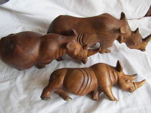 SET OF RHINOS