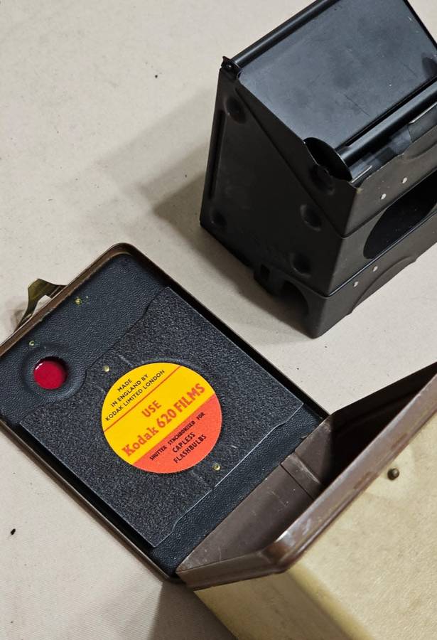 Vintage Kodak Brownie Flash IV Box Camera - BEAUTIFUL RARE CONDITION