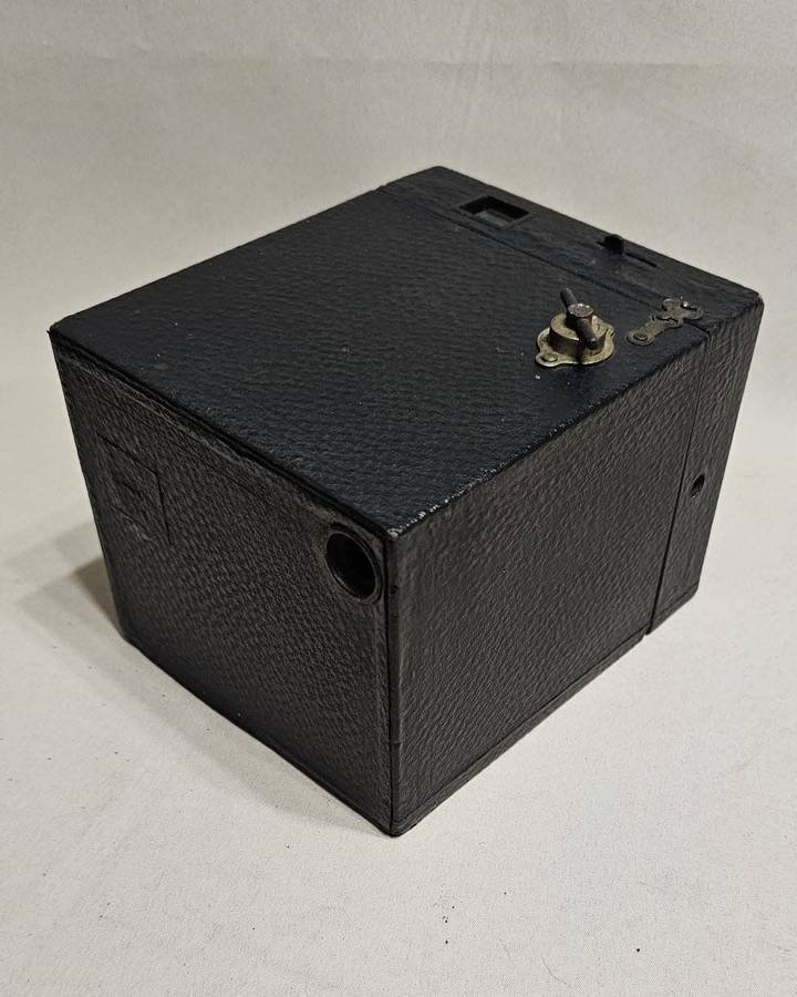 Vintage Kodak No. 3 BROWNIE Model B - Box Camera - BEATIFUL RARE CONDITION