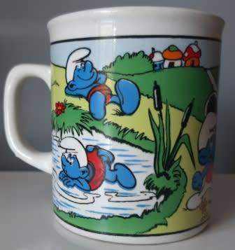 Vintage smurfs cup (1)