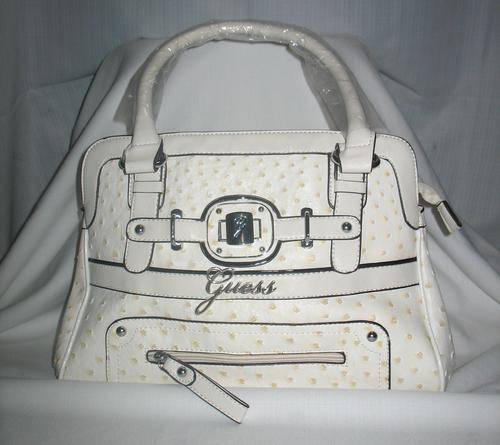 Brand New Elegant GUESS Handbag ( Crazy R1 Start )