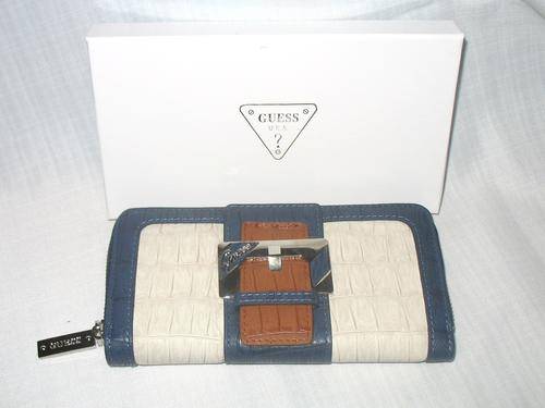 Brand New GUESS Wallet ( Crazy R1 Start )