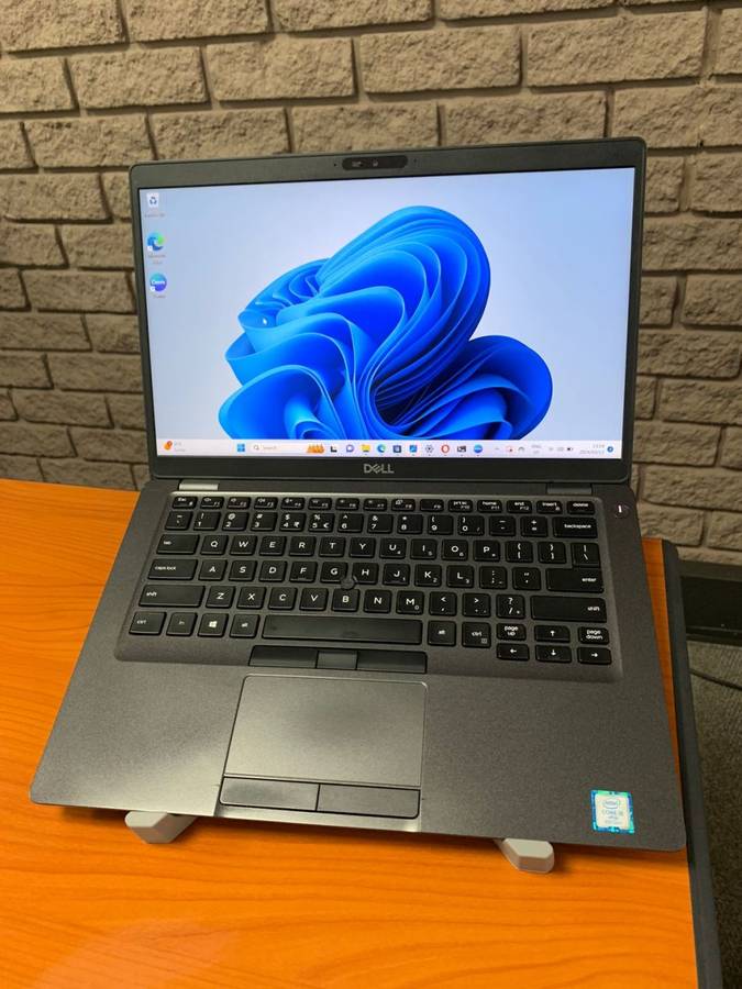 DELL LATITUDE 5400 Core i5 8th Gen