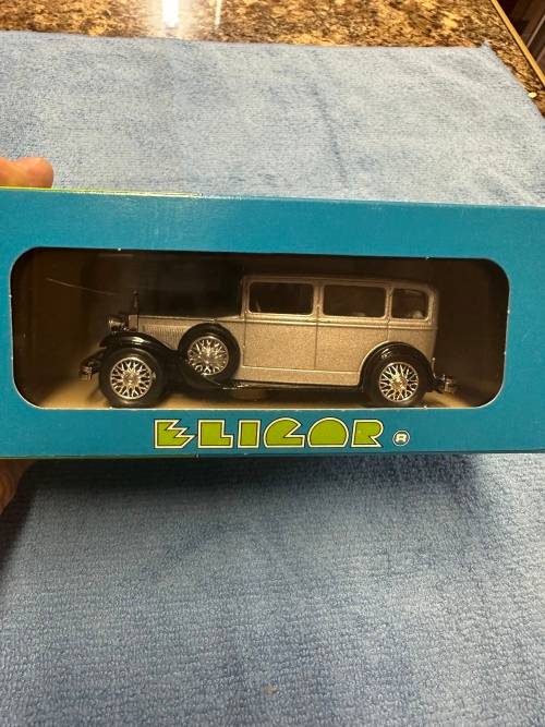 ELIGOR