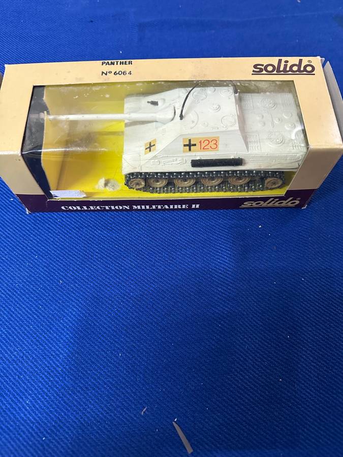 DINKY TOYS