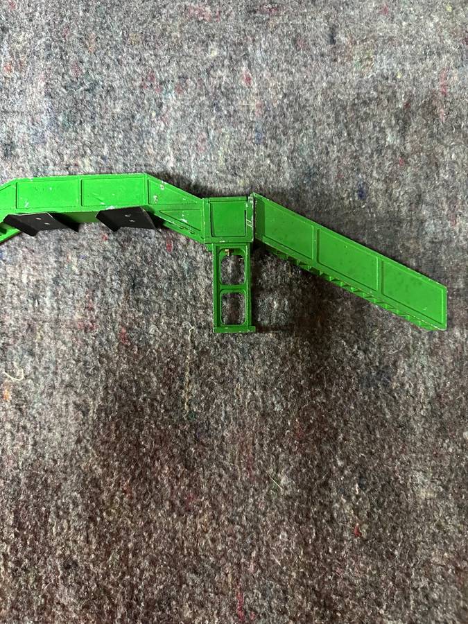 MODEL TRAIN FOOTBRIDGE