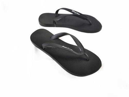 2021 Run First Flip Flops For Men Plakkies - Black or White