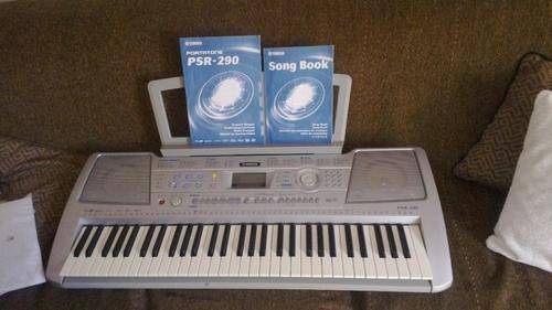 Yamaha PSR-290 portable keyboard