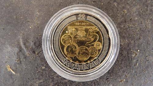 2011 SARB R5 Coin - uncirculated, encapsulated