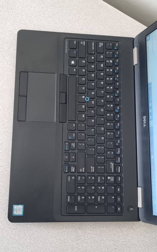 DELL LATITUDE E5570 - I5 6200U - 8GB DDR4 - 240GB SDD - 15.6 INCH - LAPTOP