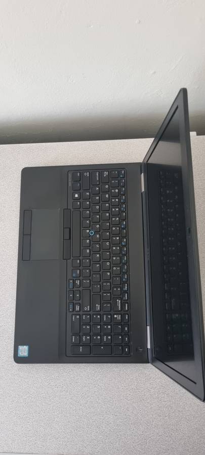 DELL LATITUDE E5570 - I5 6200U - 8GB DDR4 - 240GB SDD - 15.6 INCH - LAPTOP