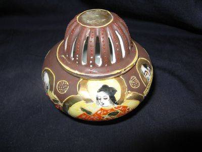 Vintage Japanese porcelain trinket box with hand painted Buddhas