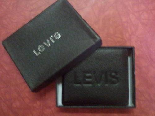 Mens Levis wallet-New-In box.