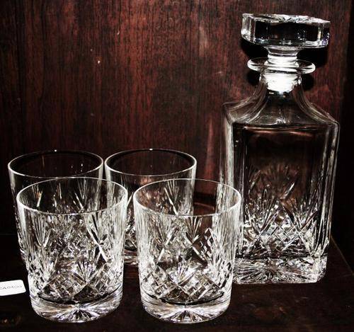 ***Stunning Decanter + Glasses***